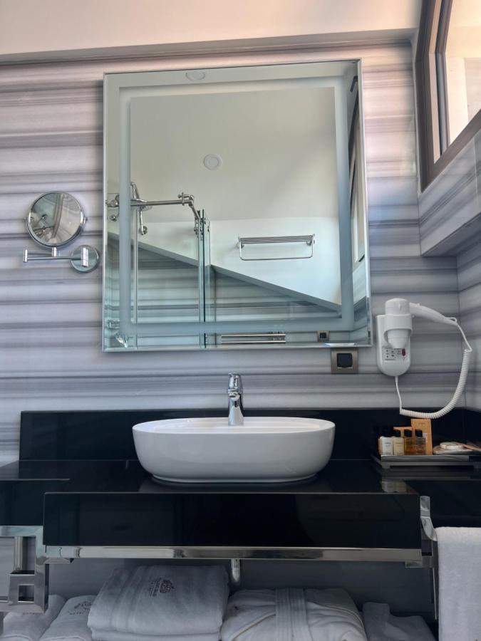 Manors Hotel Istanbul Bagian luar foto