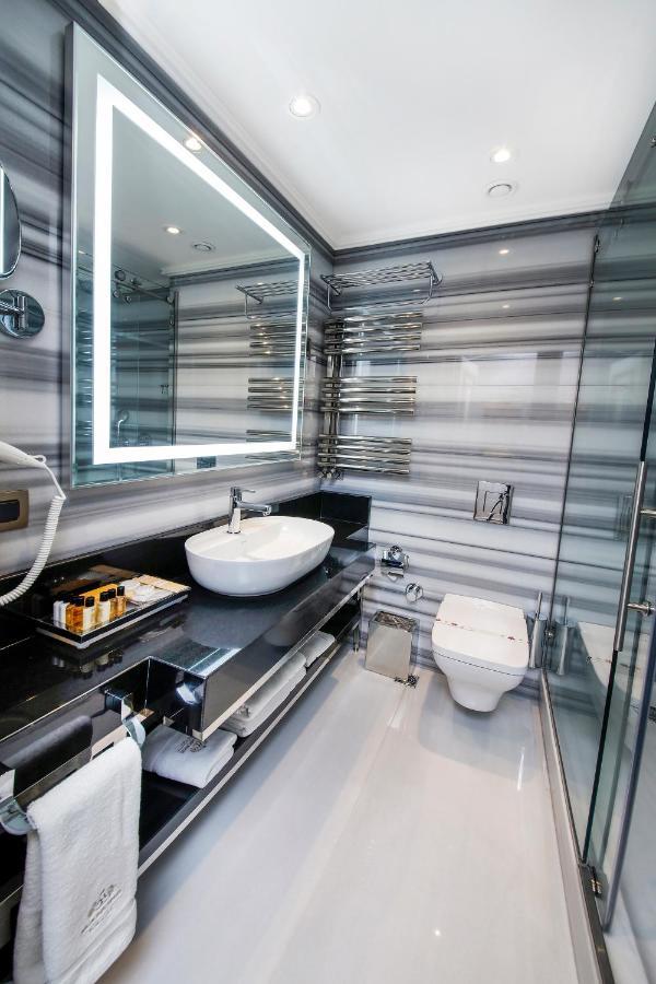 Manors Hotel Istanbul Bagian luar foto